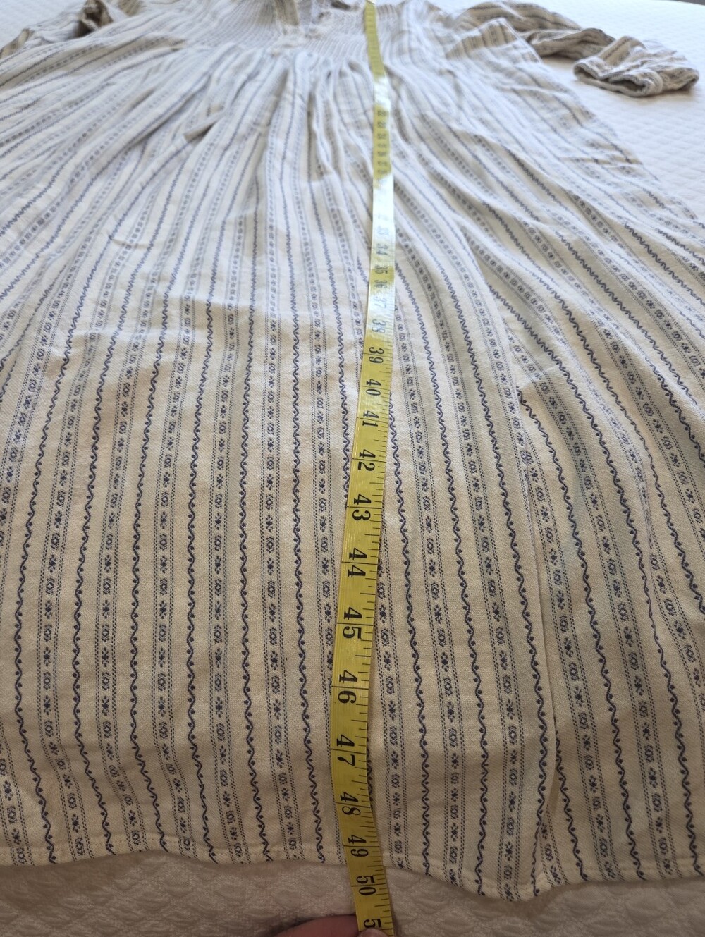 VTG LL Bean Cotton Dobby Nightgown Pintuck Pleats Size Large Cream Blue Cottage - Picture 8 of 11